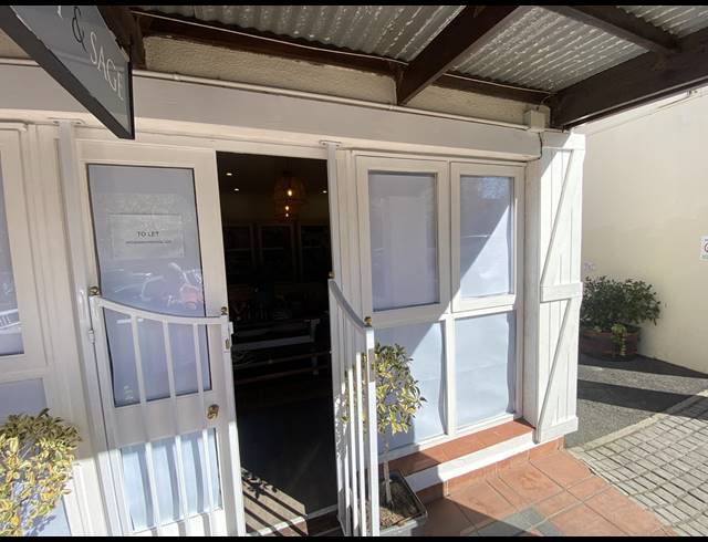 44M² RETAIL TO LET IN VALLEY AREA
